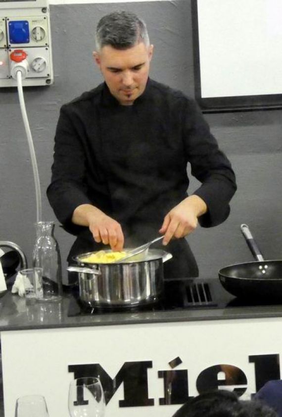 Lo chef Riccardo Facchini docente a otto in cucina 