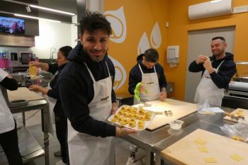gallery/corsi_personalizzati/corsi_aziendali/2025-02-19/Otto_in_cucina_-_Corso_aziendale_-_2025-02-19-003.JPG