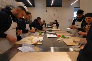 gallery/corsi_personalizzati/corsi_aziendali/2025-02-19/Otto_in_cucina_-_Corso_aziendale_-_2025-02-19-006.JPG
