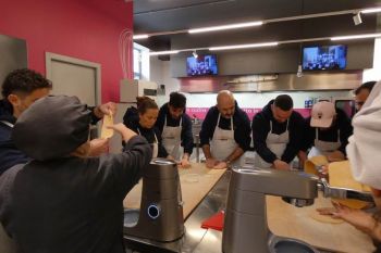 gallery/corsi_personalizzati/corsi_aziendali/2025-02-19/Otto_in_cucina_-_Corso_aziendale_-_2025-02-19-016.JPG