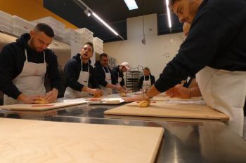 gallery/corsi_personalizzati/corsi_aziendali/2025-02-19/Otto_in_cucina_-_Corso_aziendale_-_2025-02-19-021.JPG
