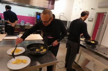 gallery/corso_per_coppie/2023-02-14/otto_in_cucina_-_corso_di_coppia_-_2023-02-14_003.JPG