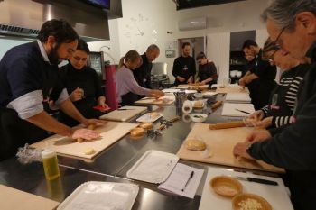 gallery/corso_per_coppie/2023-02-14/otto_in_cucina_-_corso_di_coppia_-_2023-02-14_016.JPG
