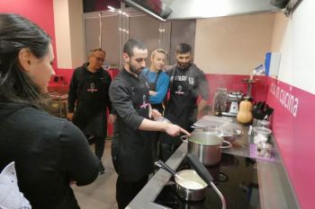 gallery/corso_per_coppie/2023-02-14/otto_in_cucina_-_corso_di_coppia_-_2023-02-14_017.JPG