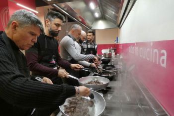 gallery/corso_per_coppie/2025-02-14/otto_in_cucina_-_corso_di_coppia_-_2025-02-14_005.JPG