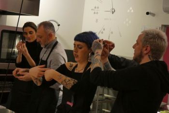 gallery/corso_per_coppie/2025-02-14/otto_in_cucina_-_corso_di_coppia_-_2025-02-14_014.JPG