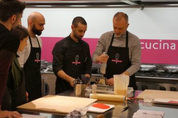 gallery/corso_per_coppie/2025-02-14/otto_in_cucina_-_corso_di_coppia_-_2025-02-14_018.JPG