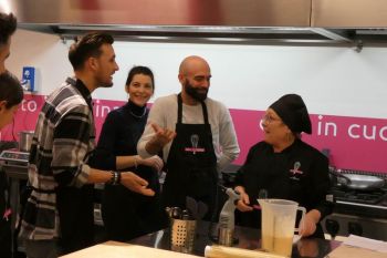 gallery/corso_per_coppie/2025-02-14/otto_in_cucina_-_corso_di_coppia_-_2025-02-14_019.JPG