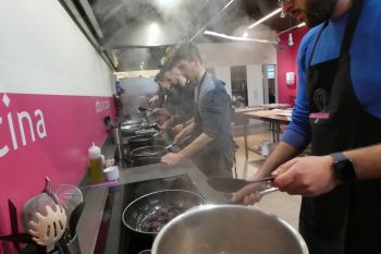 gallery/corso_per_coppie/2025-03-15/otto_in_cucina_-_corso_di_coppia_-_2025-03-15_006.JPG
