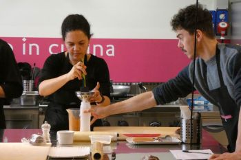 gallery/corso_per_coppie/2025-03-15/otto_in_cucina_-_corso_di_coppia_-_2025-03-15_021.JPG