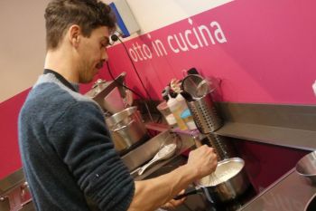gallery/corso_per_coppie/2025-03-15/otto_in_cucina_-_corso_di_coppia_-_2025-03-15_022.JPG