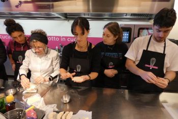 gallery/cucina_etnica/cucina_giapponese/2025-10-04/Otto_in_cucina_-_Cucina_Giapponese_-_2025-10-04-021.JPG