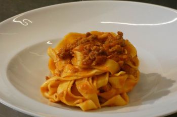 gallery/cucina_menu/cucina_regionale/Emilia_Romagna/2025-03-22/Otto_in_cucina_-_Cucina_Bolognese_-_2025-03-22-003.JPG