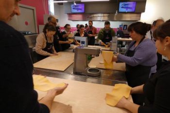 gallery/cucina_menu/cucina_regionale/Emilia_Romagna/2025-03-22/Otto_in_cucina_-_Cucina_Bolognese_-_2025-03-22-019.JPG