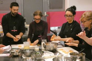 gallery/cucina_vegana/2025-03-06/Otto_in_cucina_-_Cucina_Vegana_-_2025-03-06-014.JPG