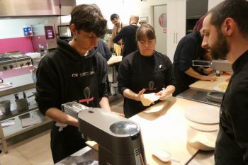 gallery/lezione_4_riso_brodo_creme_vellutate/2025-02-26/Otto_in_cucina_-_Cucina_Base_-_Riso_Brodo_Creme_Vellutate_-_2025-02-26-008.JPG