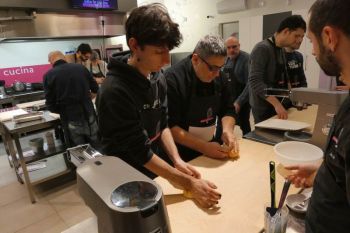 gallery/lezione_4_riso_brodo_creme_vellutate/2025-02-26/Otto_in_cucina_-_Cucina_Base_-_Riso_Brodo_Creme_Vellutate_-_2025-02-26-019.JPG