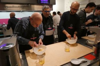 gallery/lezione_4_riso_brodo_creme_vellutate/2025-02-26/Otto_in_cucina_-_Cucina_Base_-_Riso_Brodo_Creme_Vellutate_-_2025-02-26-021.JPG