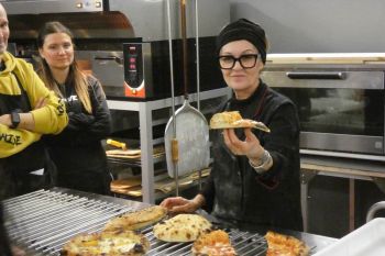 gallery/lievitati/pizza_al_piatto/2023-01-18/Otto_in_cucina_-_Pizza_al_Piatto_-_2023-01-18-014.JPG