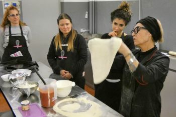 gallery/lievitati/pizza_al_piatto/2023-01-18/Otto_in_cucina_-_Pizza_al_Piatto_-_2023-01-18-023.JPG