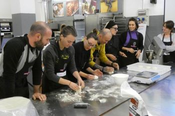 gallery/lievitati/pizza_al_piatto/2023-01-18/Otto_in_cucina_-_Pizza_al_Piatto_-_2023-01-18-027.JPG