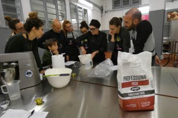 gallery/lievitati/pizza_al_piatto/2023-01-18/Otto_in_cucina_-_Pizza_al_Piatto_-_2023-01-18-034.JPG