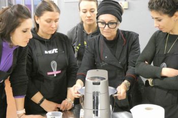 gallery/lievitati/pizza_al_piatto/2023-01-18/Otto_in_cucina_-_Pizza_al_Piatto_-_2023-01-18-037.JPG
