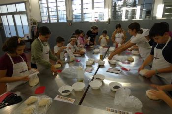 gallery/ragazzi-bambini/bambini/2023-11-04/Otto_in_cucina_-_Pane_e_Pizza_bambini_-_2023-11-04-017.JPG