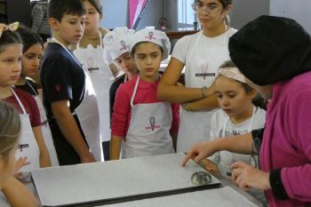 gallery/ragazzi-bambini/bambini/2023-11-04/Otto_in_cucina_-_Pane_e_Pizza_bambini_-_2023-11-04-018.JPG