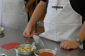 gallery/ragazzi-bambini/bambini/2023-11-04/Otto_in_cucina_-_Pane_e_Pizza_bambini_-_2023-11-04-019.JPG