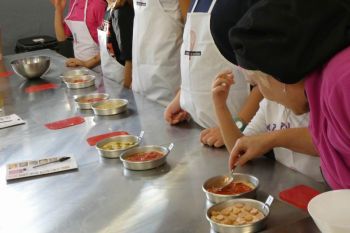 gallery/ragazzi-bambini/bambini/2023-11-04/Otto_in_cucina_-_Pane_e_Pizza_bambini_-_2023-11-04-020.JPG