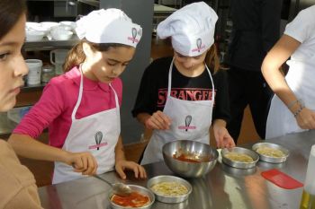 gallery/ragazzi-bambini/bambini/2023-11-04/Otto_in_cucina_-_Pane_e_Pizza_bambini_-_2023-11-04-021.JPG