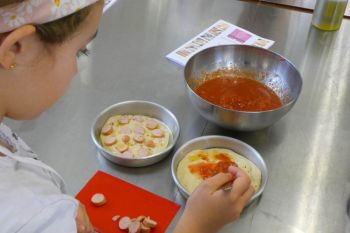 gallery/ragazzi-bambini/bambini/2023-11-04/Otto_in_cucina_-_Pane_e_Pizza_bambini_-_2023-11-04-022.JPG