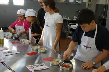 gallery/ragazzi-bambini/bambini/2023-11-04/Otto_in_cucina_-_Pane_e_Pizza_bambini_-_2023-11-04-023.JPG