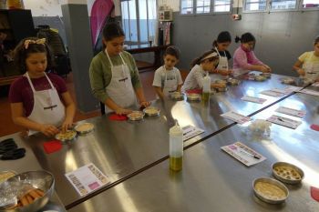 gallery/ragazzi-bambini/bambini/2023-11-04/Otto_in_cucina_-_Pane_e_Pizza_bambini_-_2023-11-04-027.JPG