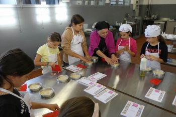 gallery/ragazzi-bambini/bambini/2023-11-04/Otto_in_cucina_-_Pane_e_Pizza_bambini_-_2023-11-04-028.JPG