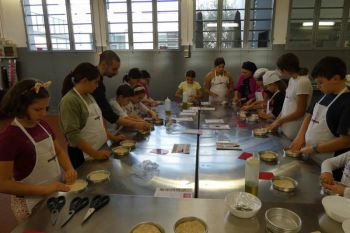 gallery/ragazzi-bambini/bambini/2023-11-04/Otto_in_cucina_-_Pane_e_Pizza_bambini_-_2023-11-04-030.JPG