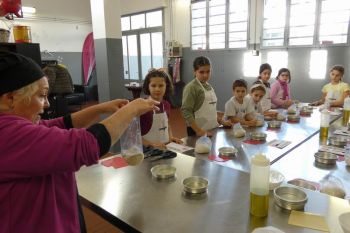 gallery/ragazzi-bambini/bambini/2023-11-04/Otto_in_cucina_-_Pane_e_Pizza_bambini_-_2023-11-04-038.JPG