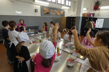 gallery/ragazzi-bambini/bambini/2023-11-04/Otto_in_cucina_-_Pane_e_Pizza_bambini_-_2023-11-04-039.JPG