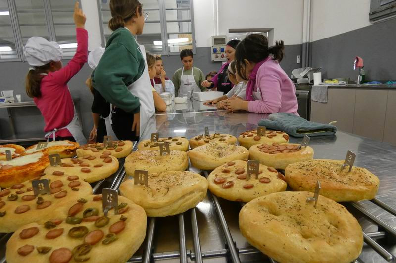 Otto_in_cucina_-_Pane_e_Pizza_bambini_-_2023-11-04-008.jpg