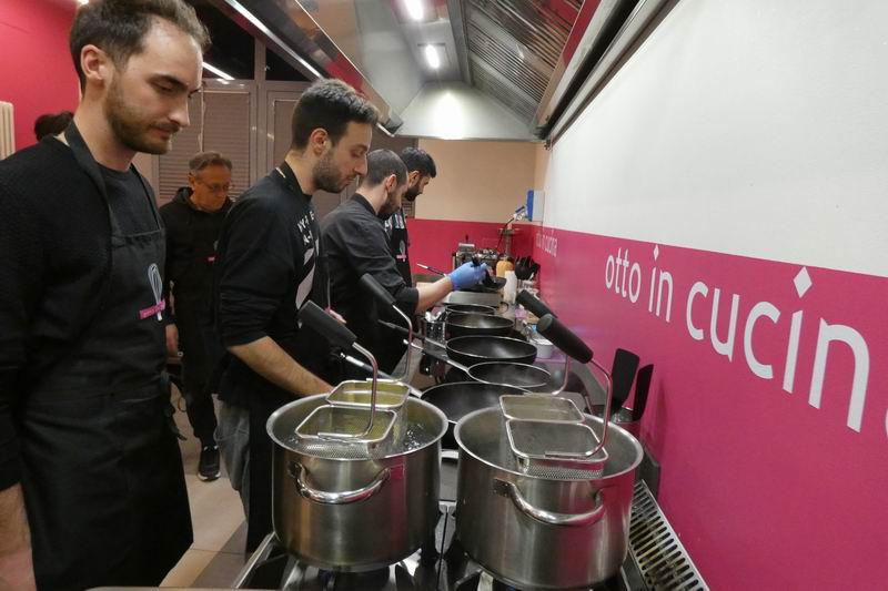 otto_in_cucina_-_corso_di_coppia_-_2023-02-14_005.jpg