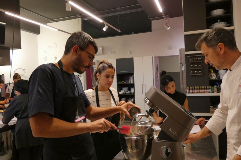 Otto_in_cucina_-_Pasticceria_Base_-_Lezione_1_-_2024-09-28-003.jpg