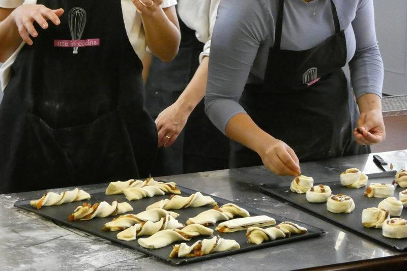 Otto_in_cucina_-_croissant_e_bomboloni_-_2025-10-11-007.jpg
