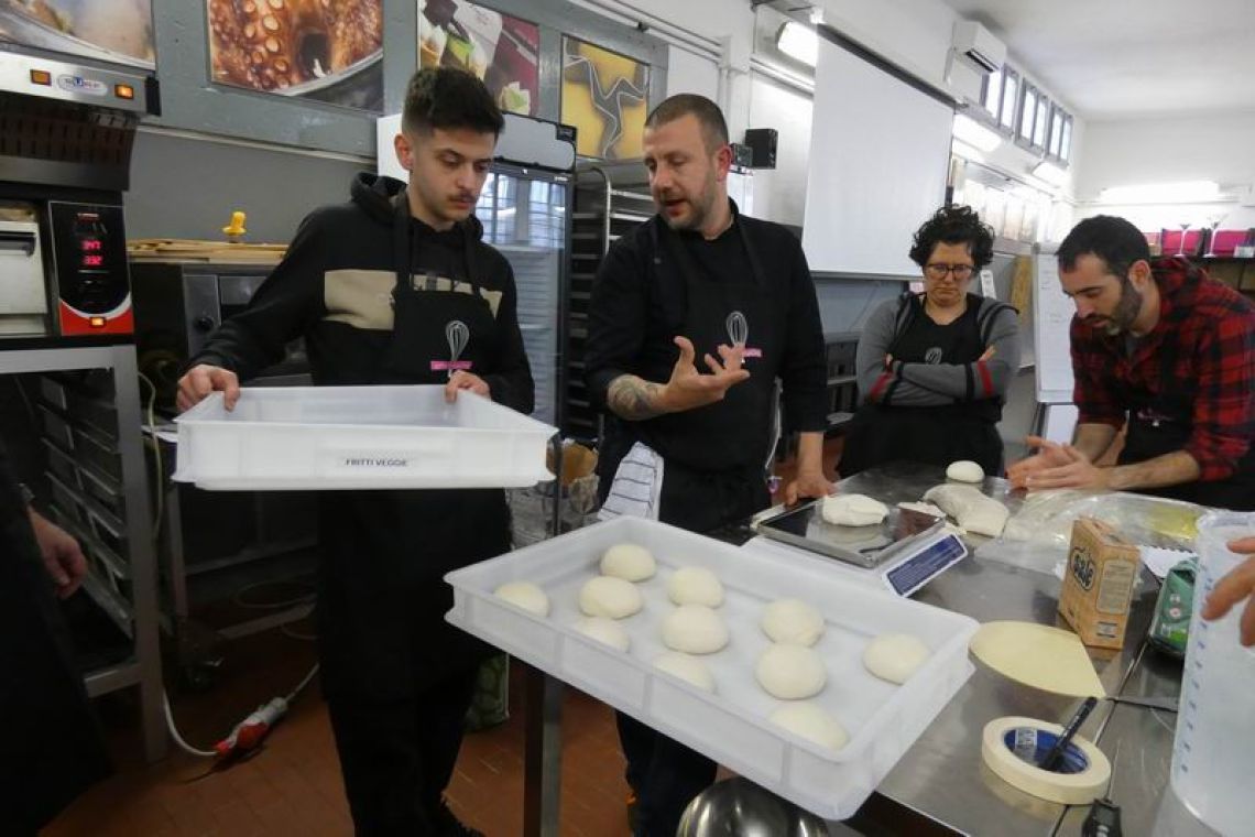 Otto_in_cucina_-_Corso_professionale_pizza_-_2023-02-27-028.jpeg