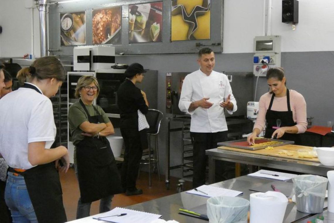 Otto_in_cucina_-_Pasticceria_Base_-_Lezione_1_-_2024-10-05-024.jpg