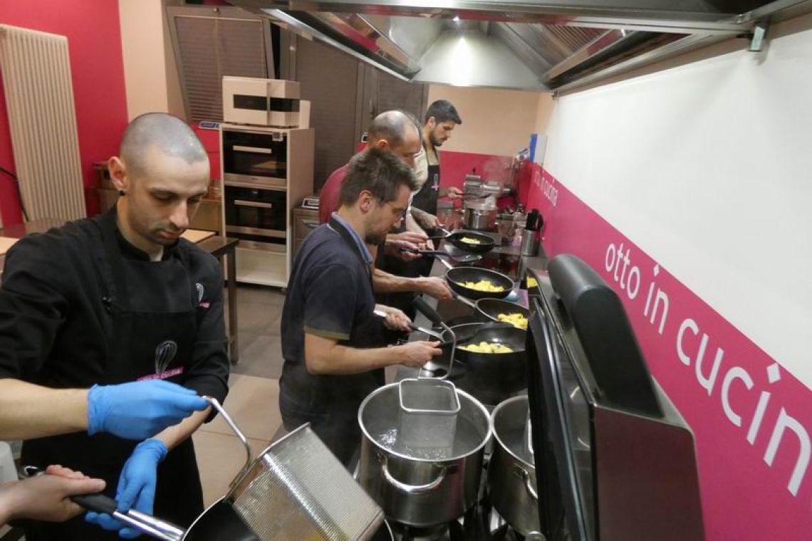otto_in_cucina_-_corso_di_coppia_-_2023-05-24_004.jpeg