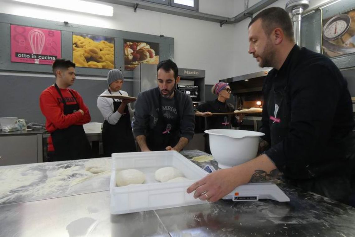 Otto_in_cucina_-_Corso_professionale_pizza_-_2023-02-27-010.jpeg