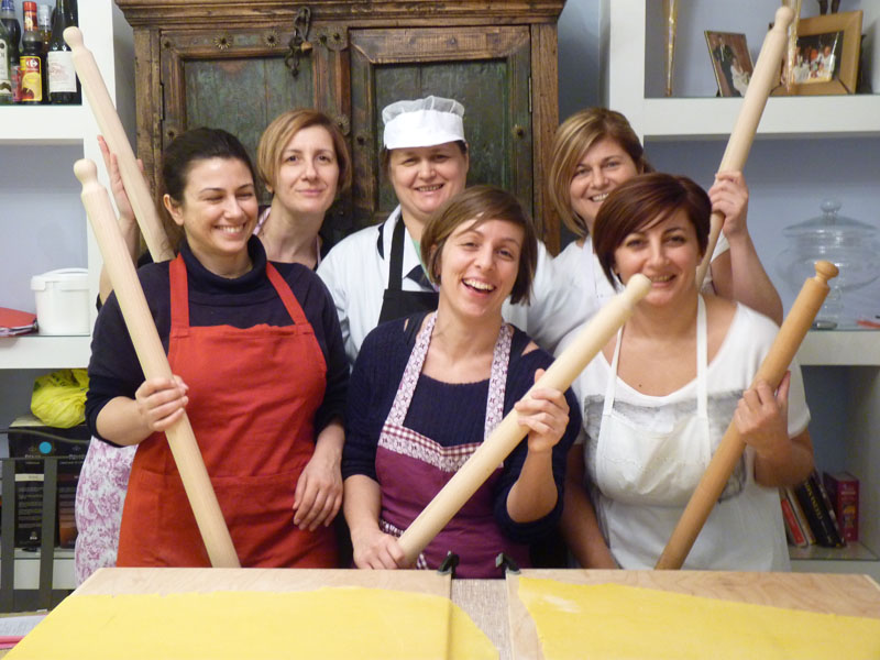 Otto_in_cucina_-_sfoglia_tradizionale_-_gruppo_0009.jpg