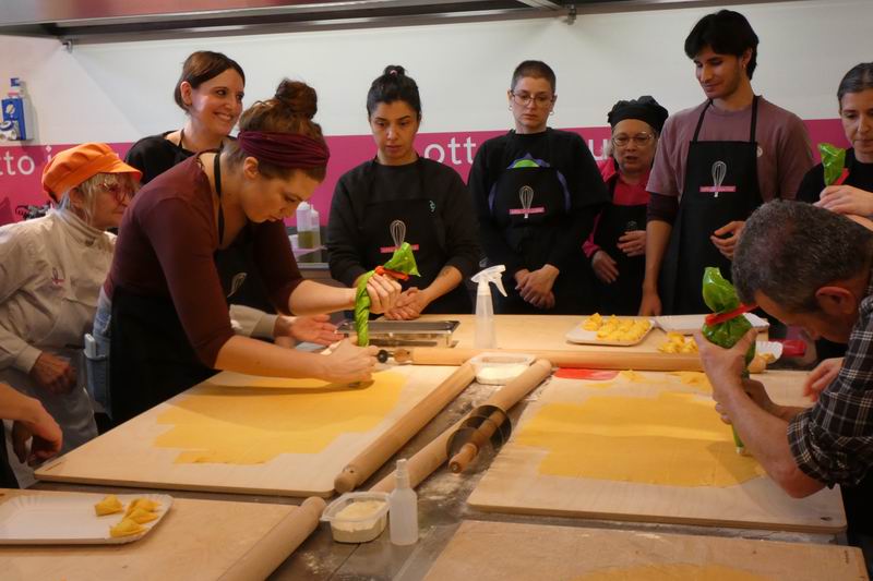 Otto_in_cucina_-_Sfoglia_e_tortellino_in_un_giorno_-_2026-02-07-018.jpg